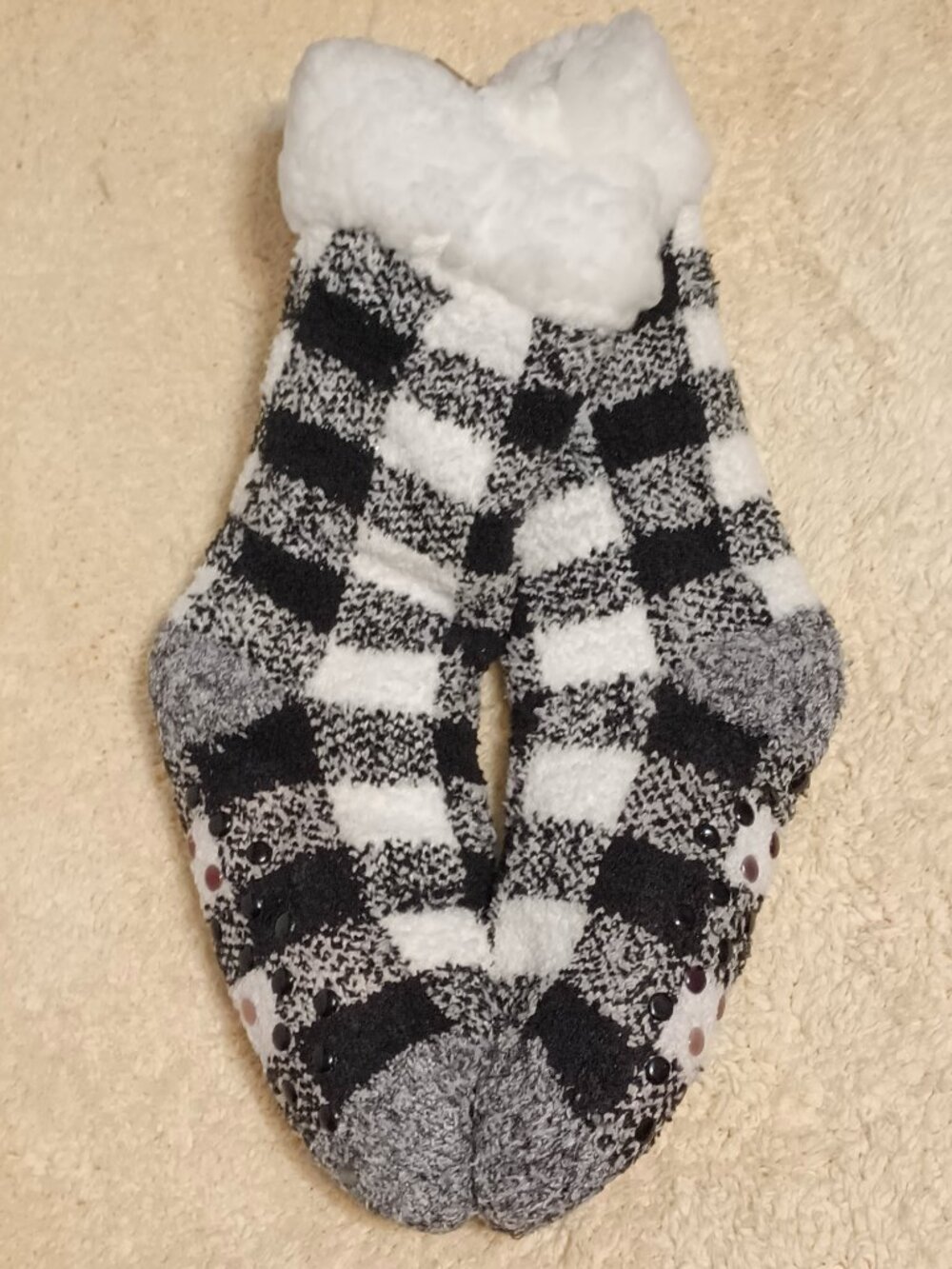New! Cozy Hub's Black & White Plaid Plush Sherpa Slipper Socks, Ladies Size 9-11